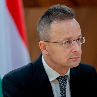 Szijjártó Péter cáfolja, hogy bármiféle kockázatot jelentene az Európai Uniónak a Nemzeti Kártya-program