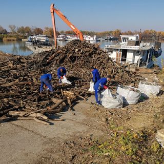 Brutális mennyiségű hulladékot szedtek ki a Tiszából
