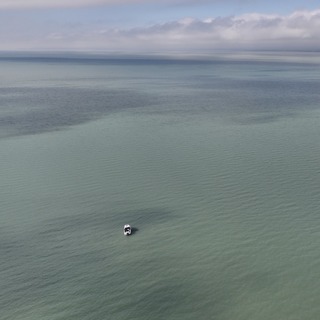 Új módszert vetnek be a büdös víz ellen a Balatonnál