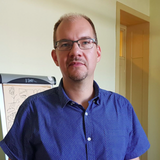 Ellenőrizetlenül szórnak 165 milliárdot a közmédia zsákjába