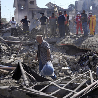 Izrael távozásra szólította fel huszonegy dél-libanoni falu lakóit