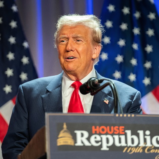 Donald Trump részt vesz Párizsban a Notre Dame újranyitásának ünnepségén