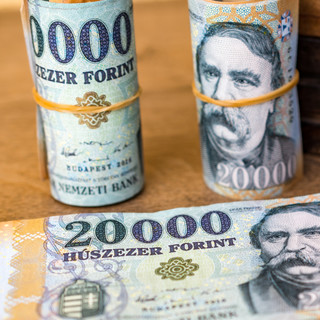 Még tovább gyengült a harmatgyenge forint