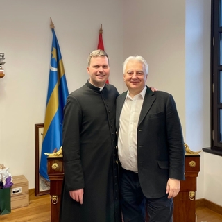 A magyarok többsége szerint a katolikus és a református egyház a Fidesz politikai szövetségese