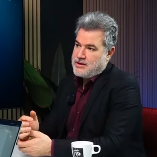 Orbán már a rajtnál orra esett - megkezdődött a választási hajrá