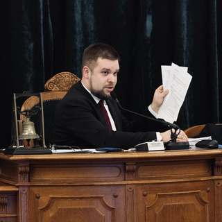 Eltűnt 1,7 milliárd forint, ezért Győr polgármestere a közgyűlés feloszlatását kezdeményezi