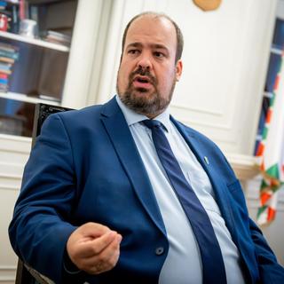 A Momentum új szerepre készül - 22 pontos javaslatcsomagot adtak át a Tiszának