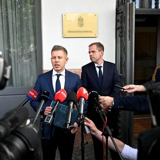 Megtörtént a minisztériumi átadás-átvétel, Pintér Sándor azonnali és teljes vizsgálatot kért önmaga ellen