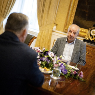 Botrány a Sándor-palotában: Sulyok Tamás a NER mocsarában