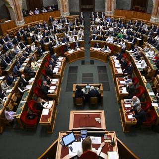 Rendkívüli parlamenti ülést kezdeményezett a kormány