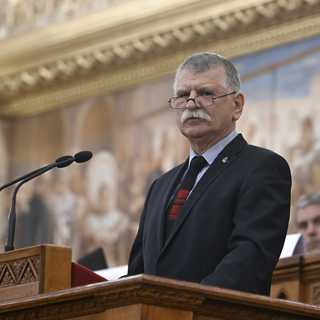 Kövér László bocsánatot kért