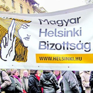 A migránsozás miatt bírálja Magyar Pétert a Helsinki Bizottság