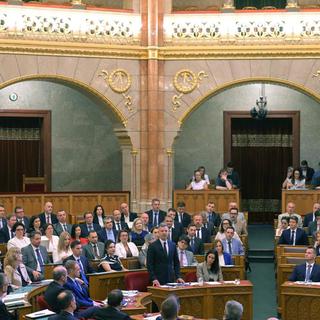 Elfogadta az Országgyűlés a médiatörvény módosítását, felszámolják a propagandagyárat
