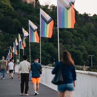 Nemzeti lobogó is, Pride-zászló is lesz az Erzsébet hídon