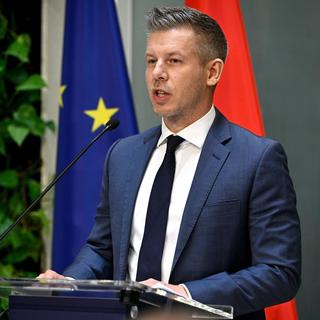 Magyar Péter: mintegy 400 ezer gyermek családja kap iskolakezdési támogatást