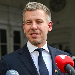 Magyar Péter szerint Áder János egy igazi közpénzhorgász, de ennek vége