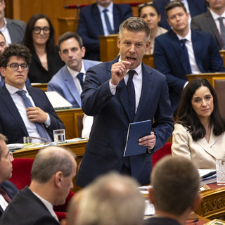 Folytatódik a rendkívüli parlamenti ülésszak: újabb sorsdöntő törvények kerülnek az Országgyűlés elé