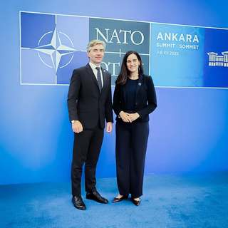 Orbán Anita: a NATO-tagok megerősítették az 5 százalékos védelmi vállalást