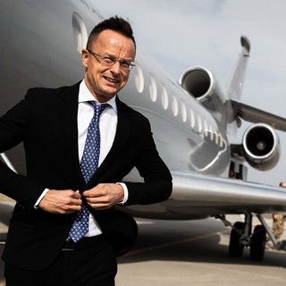Szent-Iványi István: Szijjártó Péter luxusrepülései Európában is példátlanok voltak