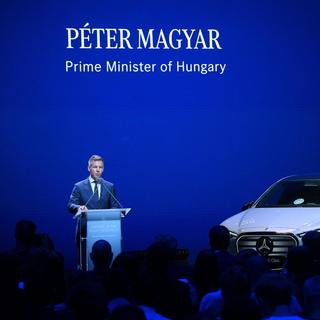Magyar Péter átadta Európa legnagyobb Mercedes-üzemét Kecskeméten