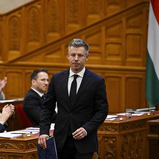 Magyar Péterrel kezdődik az Országgyűlés mai ülésnapja is