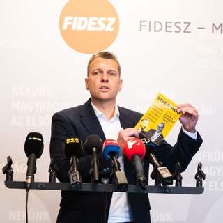 Nyomozás indult a Tisza-adóval riogató nemzeti konzultáció ügyében
