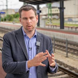 Vitézy Dávid megmagyarázta, miért futott nosztalgiakocsi a belgrádi vonalon