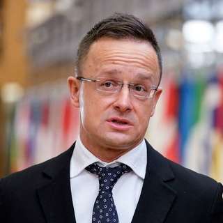 Szijjártó Péter kínai karrierje is veszélybe kerülhet? A volt diplomata szerint „akkor neki vége”
