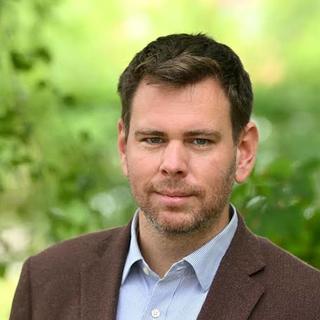 Félkész vasúti kocsik maradtak Dunakeszin: Vitézy Dávid Egyiptomban tárgyalt a botrányos üzletről
