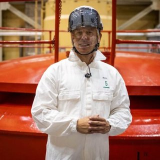 Magyar Péter a reaktorcsarnokban tájékozódott az atomerőmű működéséről