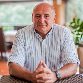 Rónai Egon a politikai interjúk kulisszatitkairól, a média függetlenségéről és a színházi világ megosztottságáról