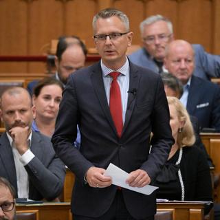 Rétvári Bence lemondásra szólította fel az oktatási minisztert