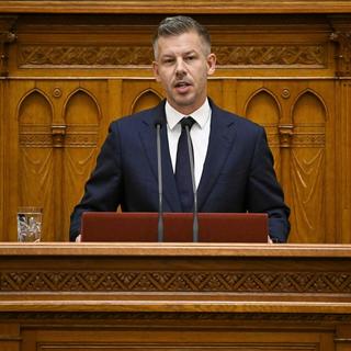 Magyar Péter milliárdokat vinne vidékre, a helyiek kezébe adná a döntést és átalakítaná a megyei közgyűléseket