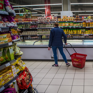 Alacsony infláció, nagy kérdőjelek: ősszel újra drágulhatnak az élelmiszerek