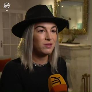 Diplomata-útlevelet és állami támogatást is kapott Áder János festőművész lánya