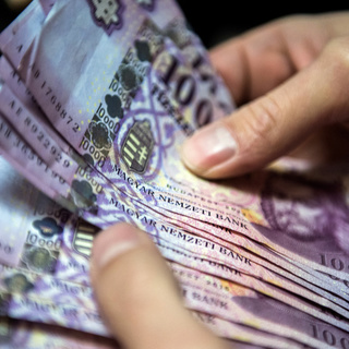 Nőttek a fizetések, de az állami szférában nagyot lassult a tempó