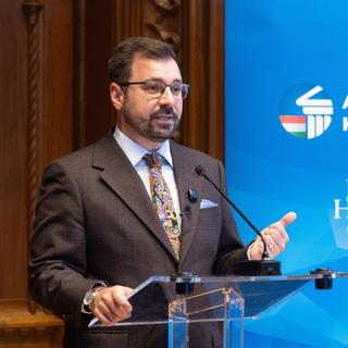 Másfél milliós havi díjakat adtak maguknak Szánthóék, most feljelentés lett az ügyből
