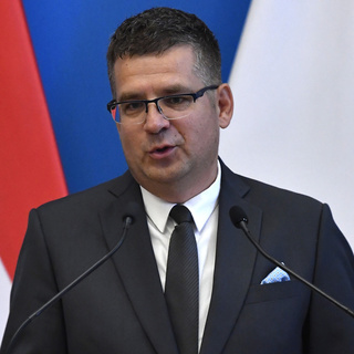 Elismerte az ügyészség Seszták Miklós megfigyelését