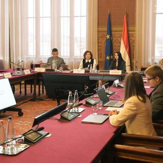 Bicske korábbi polgármesterét is meghallgatja a kegyelmi ügyet vizsgáló bizottság