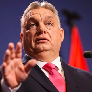 Aranykonvoj: hiába mutatnak Orbán felé a jelek, bizonyítékok nélkül nincs gyanúsítás