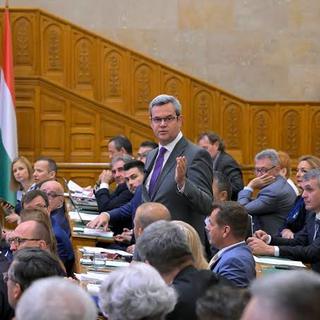 Provokációra cserélte a propagandát a Fidesz