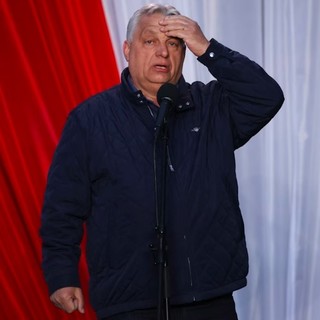 Orbán Viktor egyre inkább sarokba szorul az aranykonvoj ügyében