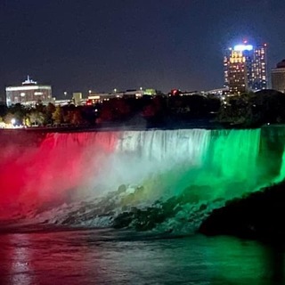Magyar nemzeti színekbe borul a Niagara-vízesés és Rio de Janeiro jelképe