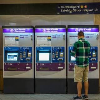 Már ritkábban mondják fel a szolgálatot a BKK jegyautomatái