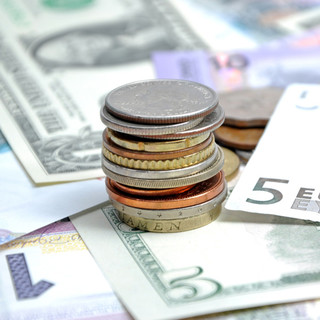 Erősödött kissé kedd reggelre a forint