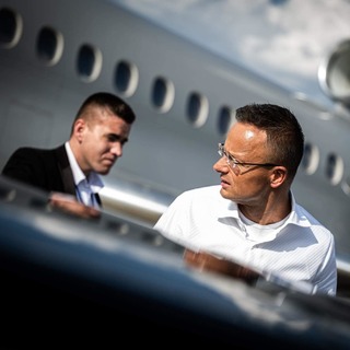 Szijjártó fényűző repülőútjaival az ügyészségnek is lenne dolga