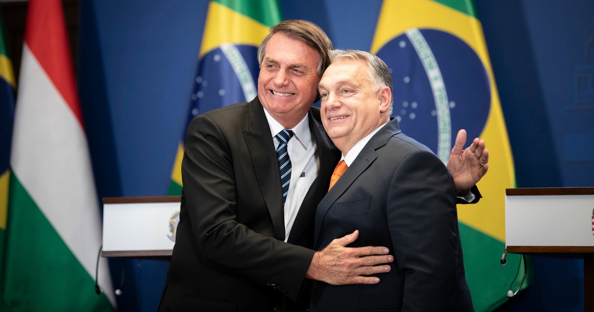 A külföldről kapott ajándékok ellopásával gyanúsítják Jair Bolsonaro volt brazil államfőt