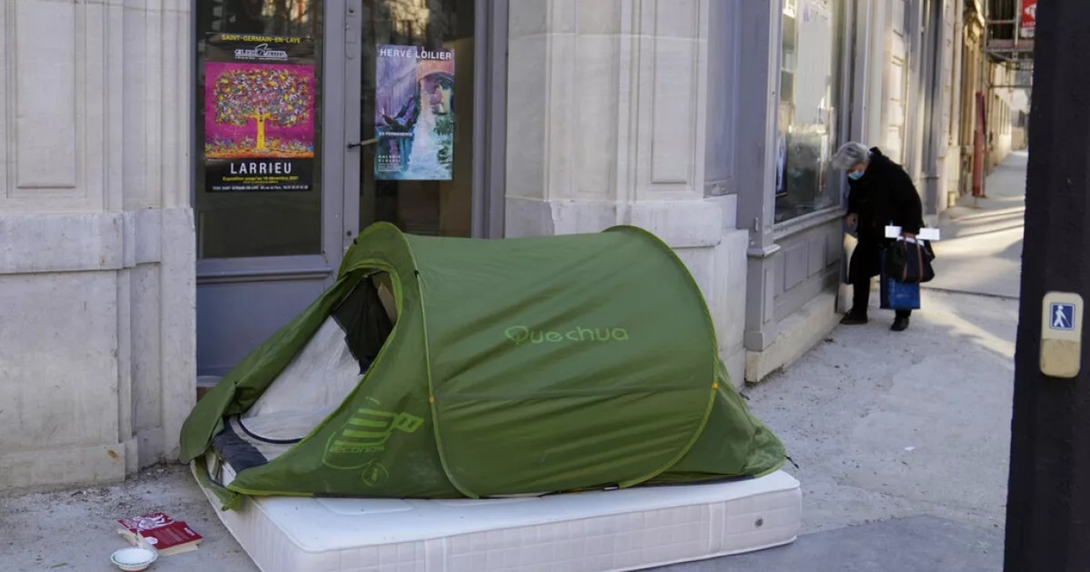 Az olimpia idejére kitették Párizsból a hajléktalanokat