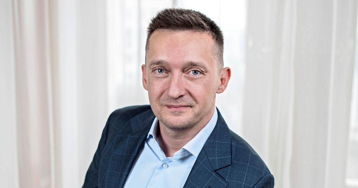 Hírklikk - Rogán Antal válaszolt a felesége 30 milliós táskáját firtató ...